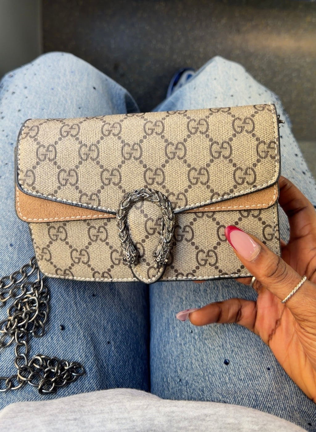 Sac à bandoulière motif monogramme – Camel